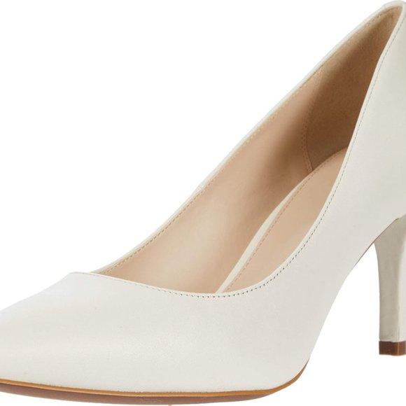 Like New - Cole Haan Gemma Logo Pump in Ivory Leather - Picture 10 of 13